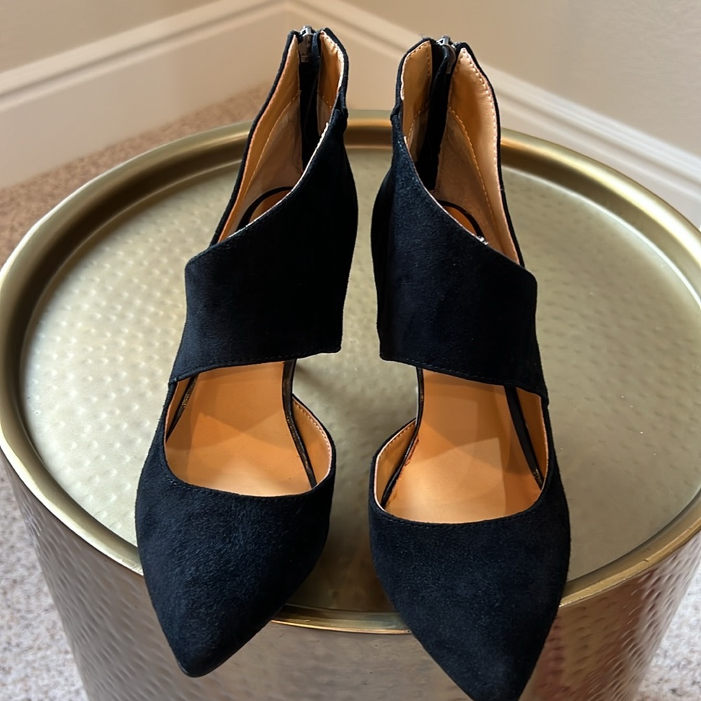 Tesori Edie Black Suede Heels - Picture 8 of 14